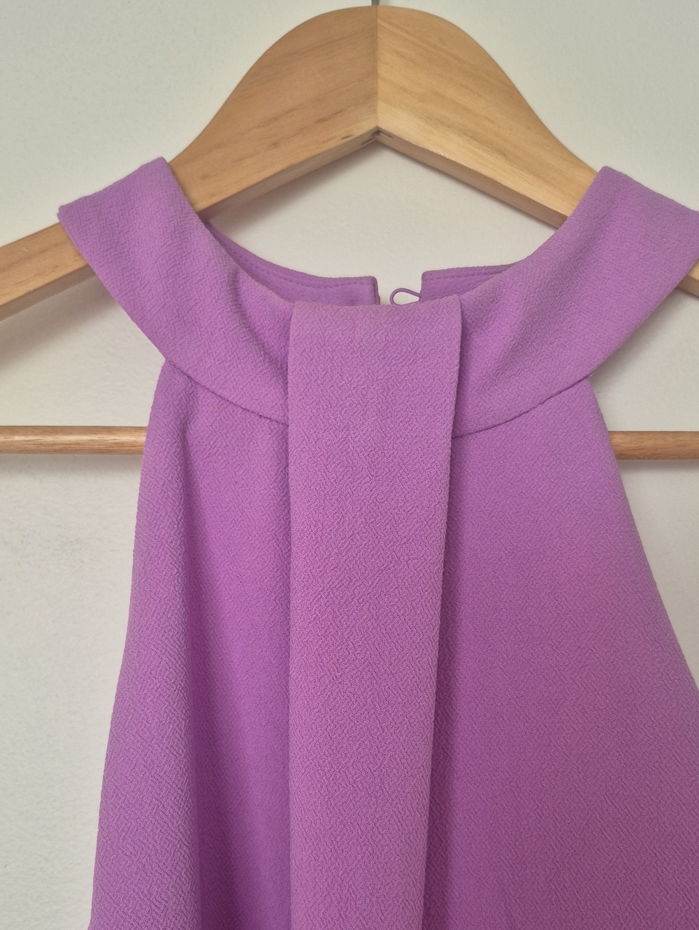 Trina Turk NWT Lavender Halter Pleated Shift Mini Dress Cocktail Wedding Size 2 - Picture 6 of 9
